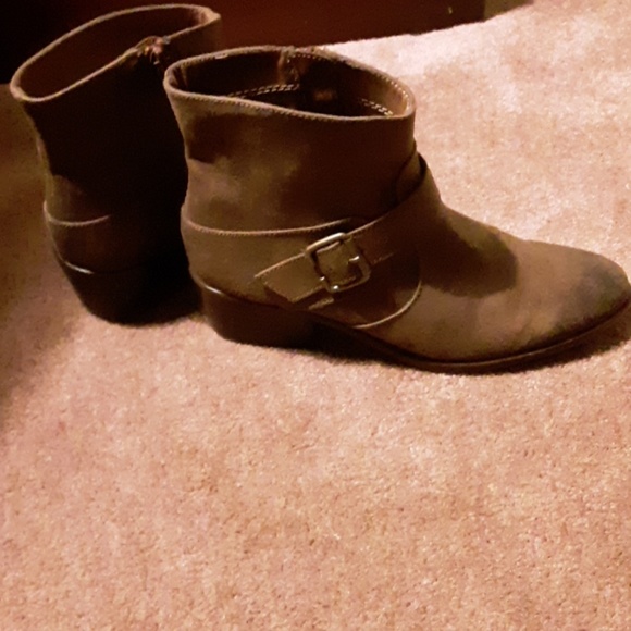 Aerosole  A2. Booties - Picture 4 of 8